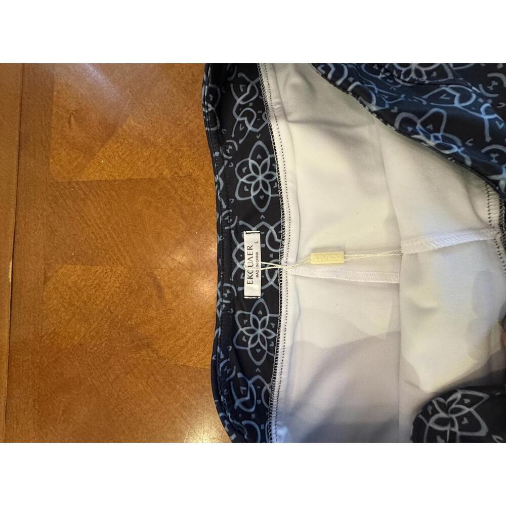 Navy and White Floral Patterned Women's Skirt - Picture 4 of 6